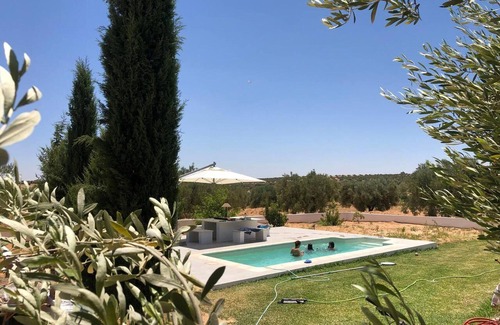 Nasrallah Villa | Cheerful 2-bedroom Villa With Pool