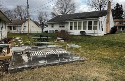 Camp Hill House | Cheerful 2-BR Home in Camp Hill w Indoor Fireplace