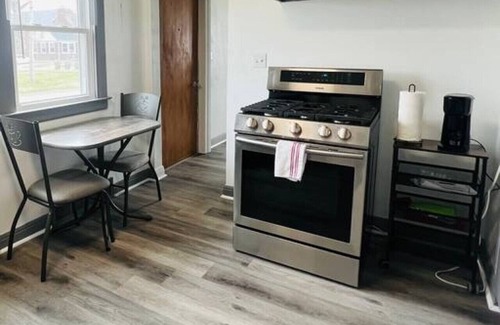 Rock Island House | Cheerful 2 BR *Walking distance to Trinity RI*