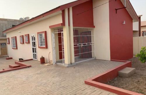 Old-Yundum House | Cheerful 3 bedroom bungalow, Fatty Boulevard