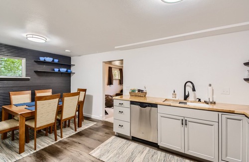 East Old Golden Rd House | Cheerful 3 Bedroom Basement Apartment in Golden