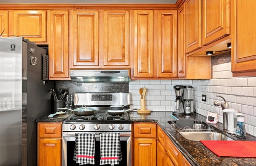 Dunning House | Cheerful 3 bedroom. Feels like home.