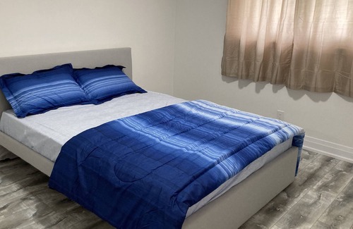 Belleville House | Cheerful 3 Bedroom house with indoor heated pool