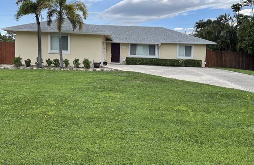 Florida Gardens House | Cheerful 3-bedroom home