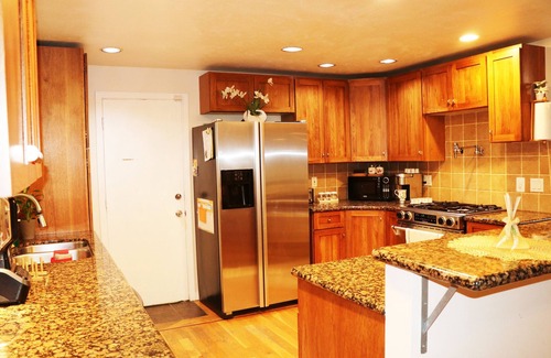 Hampden House | CHEERFUL 3 BEDROOM HOME WITH HUGE BACKYARD
