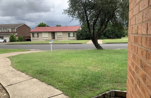 Kingswood Villa | Cheerful 3 bedroom house with free parking