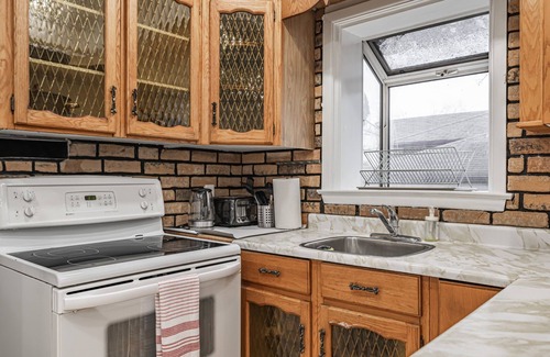Eringate - Centennial - West Deane House | Cheerful 3 Bedroom Little Wood Crescent