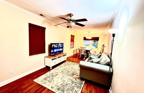 Norfolk - Virginia Beach House | Cheerful 3-bedroom ranch home-self check-in “quite neighborhood”