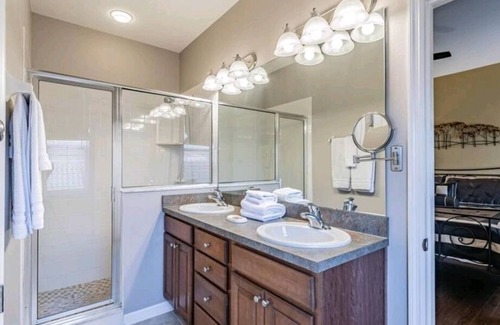 Buena Ventura Lakes House | Cheerful 3-bedroom townhome in Orlando Florida area🌞