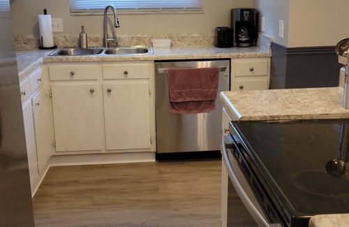 Nashville-Davidson House | Cheerful 3 Bedroom Townhouse in Central Nashville