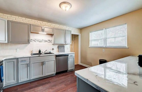 Indianapolis House | Cheerful 3 Bedroom Home Close to Broadripple.
