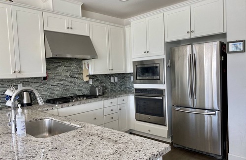 Hayward House | Cheerful 3 bedrooms home near San Francisco