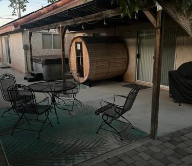 Quartz Hill House | Cheerful 3BR 2BA Sauna Spa Pool Table PPong BBQ More