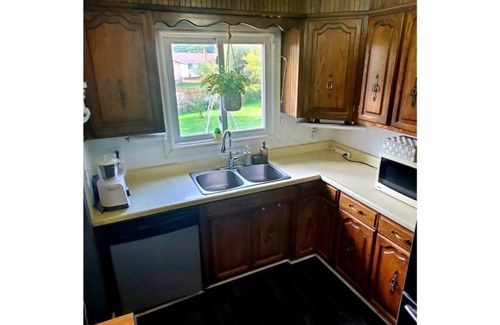 Algoma District House | Cheerful 4-bedroom house with lots of Amenities