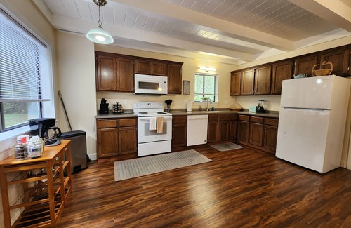 McKinleyville House | Cheerful 4-bedroom home in the woods