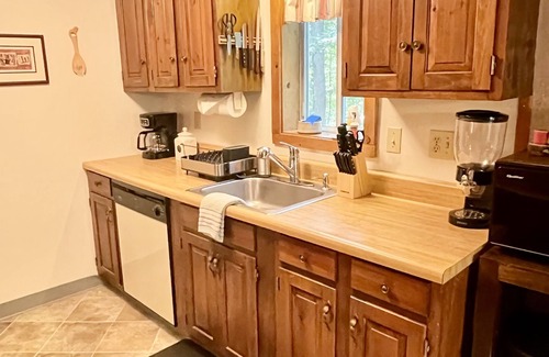 Londonderry Ski Chalet | Cheerful 4-bedroom chalet close to Ski slopes