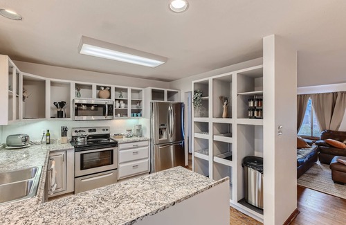 Castlewood House | Cheerful 4 Bedroom Home - Back Yard/Game Room!