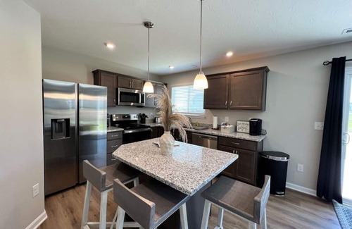 Otterbien Home House | Cheerful 4 Bedroom Home - Brand New Construction!