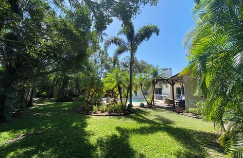 Ridge Wood Heights House | Cheerful 4-bedroom home with a private poolnn