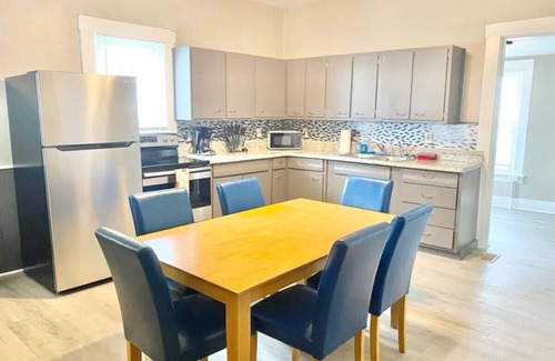 Piqua House | Cheerful 4-bedroom home that sleeps 9
