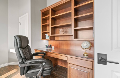 Terrace Heights House | Cheerful 4-bedroom home with breathtaking views.
