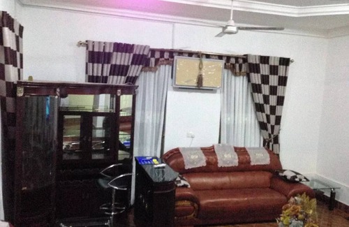 Oyibi Apartment | Cheerful 4 bedroom home with fire pitnn