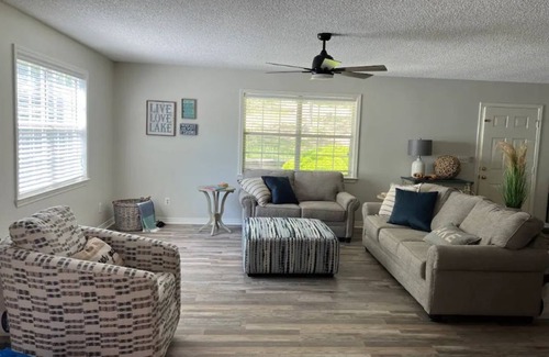 Arley House | Cheerful 4- Bedroom House only steps to the water.