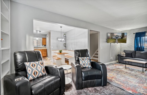 Lansing House | Cheerful 4 Bedroom Lansing Home