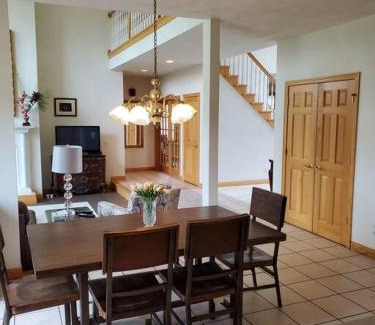 Appleton Villa | Cheerful 4 Bedroom Luxury Villa