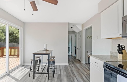 Chesterfield House | Cheerful 4-Bedroom Southside Home