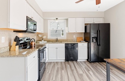 Chesterfield House | Cheerful 4-Bedroom Southside Home