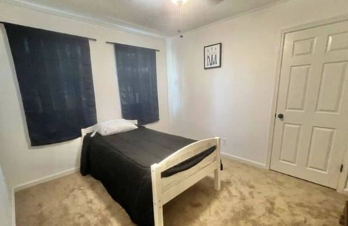 Harlingen House | Cheerful 4 bedroom W open concept Fantastic Home near South Padre