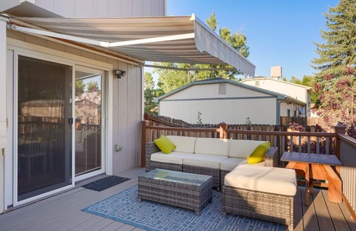 Littleton House | Cheerful 4BR home near Red Rocks & Mountains!