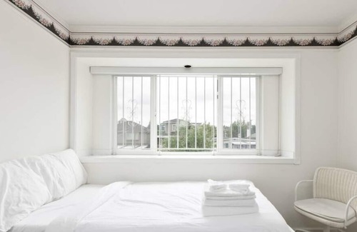 Renfrew-Collingwood House | Cheerful 5-bdrms home in Vancouver