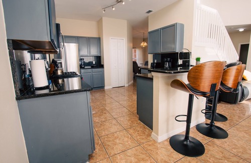 Crescent Lakes House | Cheerful 5 bed - 4 bath Spacious Home