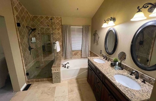 Southeast Colorado Springs House | Cheerful 5-bedroom Colorado Mountain View home