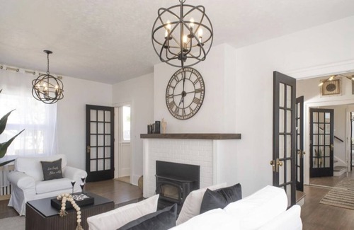 Thunder Bay House | Cheerful 5 Bedroom House