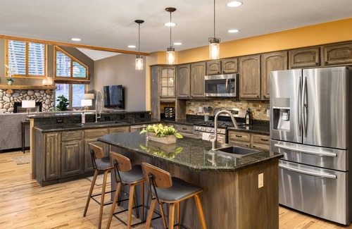 Shadow Mountain House | Cheerful 5 bedroom for 30 day rental