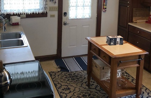 Bellefonte House | Cheerful 5 Bedroom Home in Historic Town