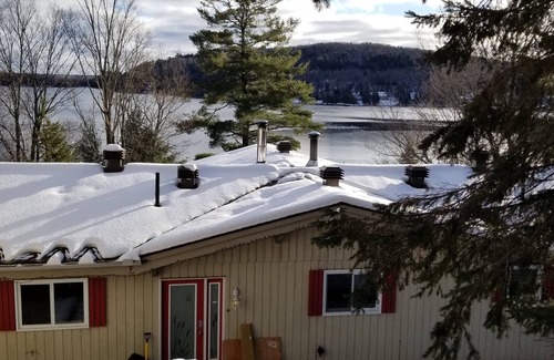 Feronia House | Cheerful 5-Bedroom Lake Frontnn