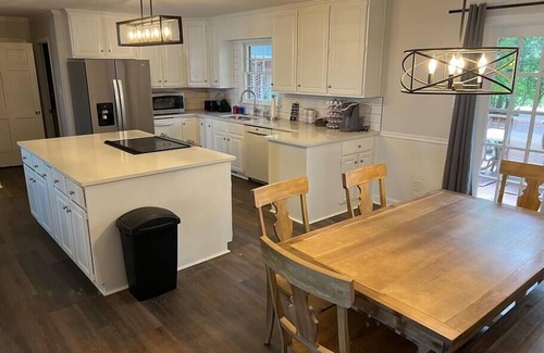 Wesley Chapel House | Cheerful 5 bedroom 3.5 bath very spacious home.