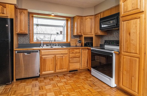 Bloomington House | Cheerful, Accessible 2-Bed Home 2 miles from IU Campus
