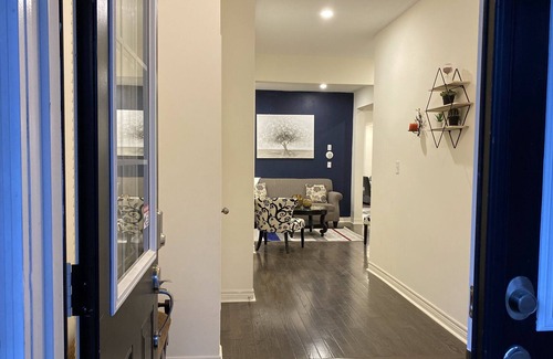 Halton Regional Municipality House | Cheerful and bright 4 Bedroom Center of Toronto and Niagrafalls