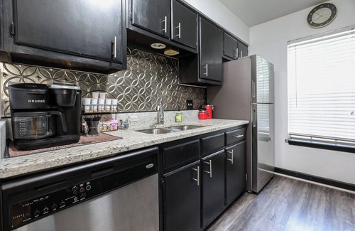 Hot Springs Village Condo | Cheerful and Charming 2-bedroom Townhouse in peaceful Hot Springs Village!