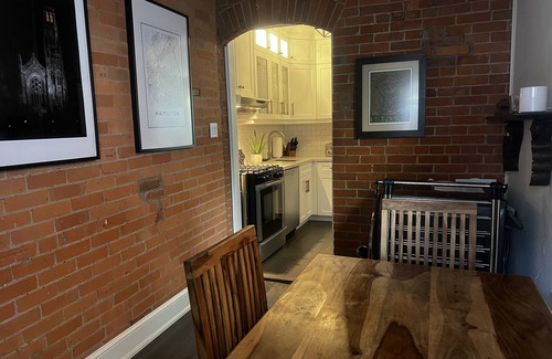 Hamilton House | Cheerful and cozy 2-bedroom Victorian in trendy neighborhood.