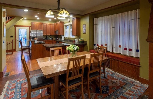 Walla Walla House | Cheerful And Spacious Home For Lovers Of Good Food And Wine
