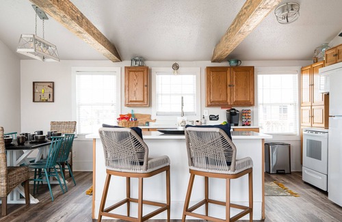 Surfside Beach House | Cheerful "Bay B Shark" 2 bedroom canal front home- 2 min from the beach