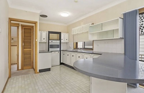 Redhead House | Cheerful beach house at redhead beach
