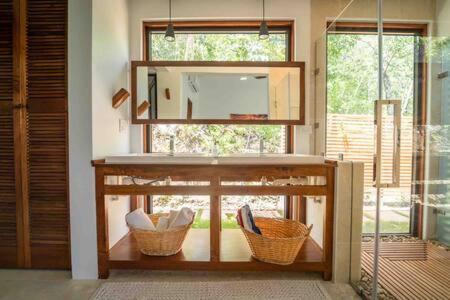 Negroman Villa | Cheerful 2 bedroom Villa with Pool