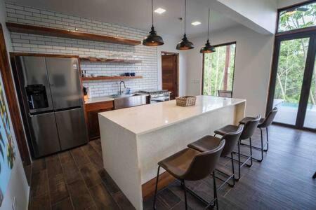 Negroman Villa | Cheerful 2 bedroom Villa with Pool